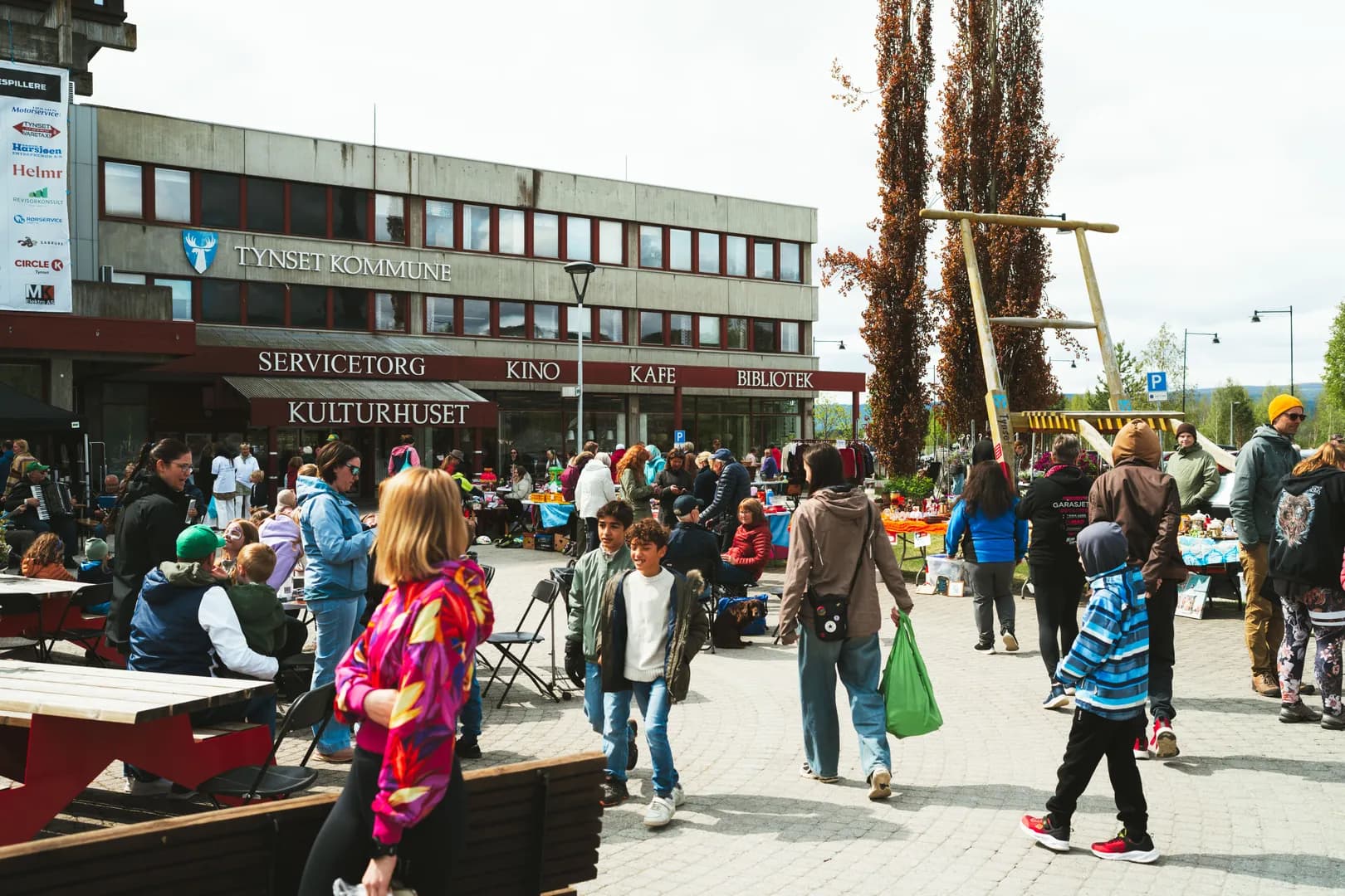 Vårmarked på Tynset Torv